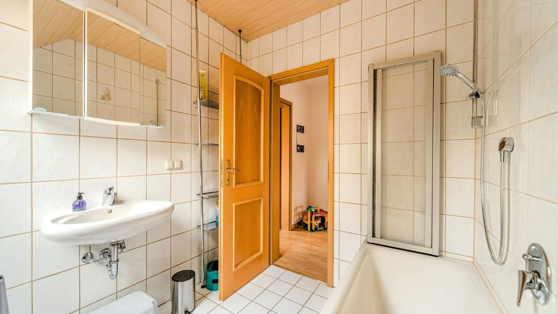Cozy Apartment In Marktrodach With Sauna Kronach
